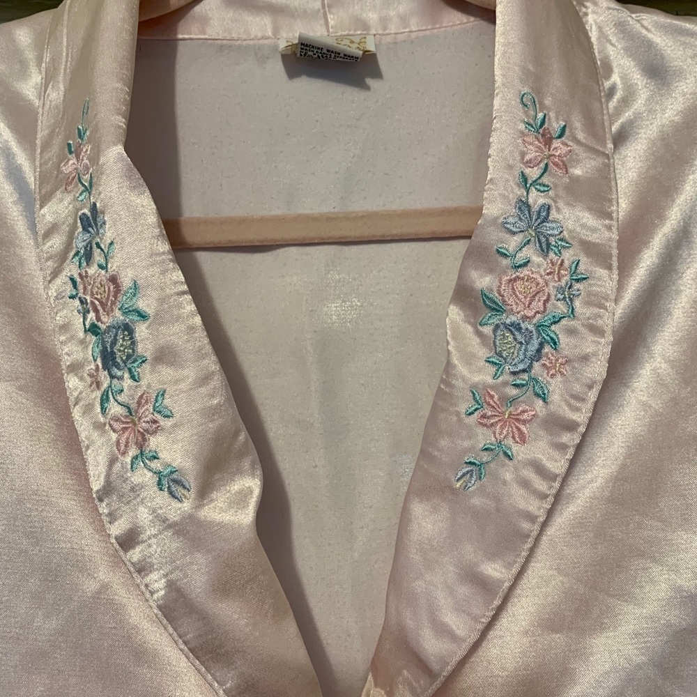 Vintage Embroidered Pink Night Shirt M
